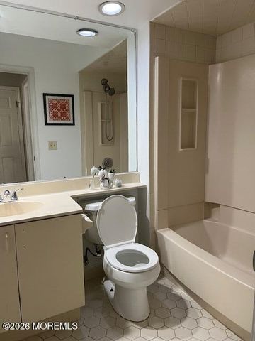 2803 Ridgefield Court 2803, Helmetta, NJ 08828