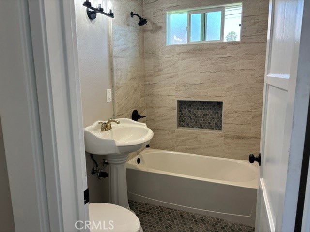 8432 Barnsley, Los Angeles, CA 90045