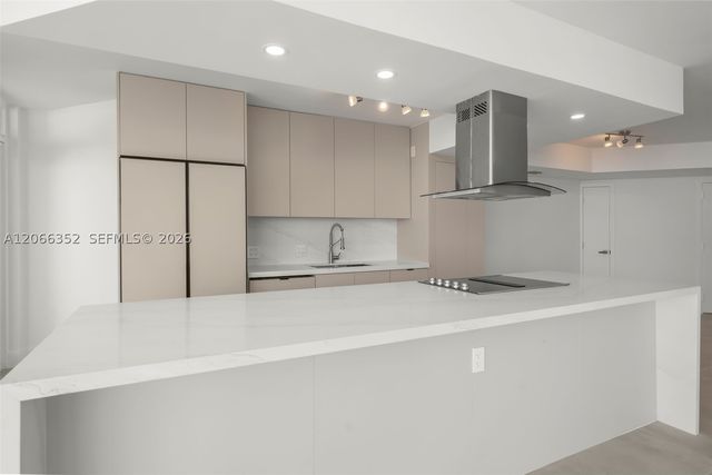 6301 Collins Ave 2307, Miami Beach, FL 33141