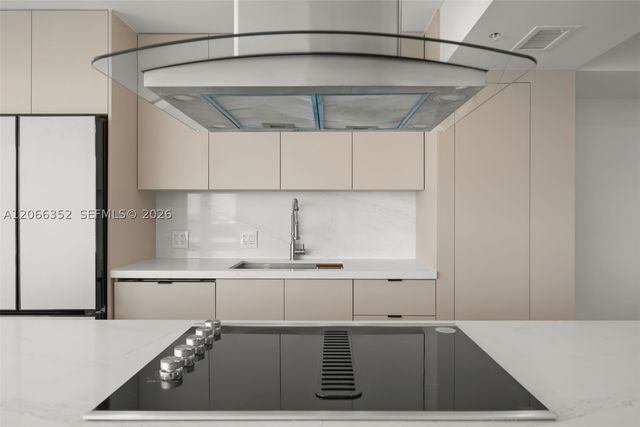 6301 Collins Ave 2307, Miami Beach, FL 33141