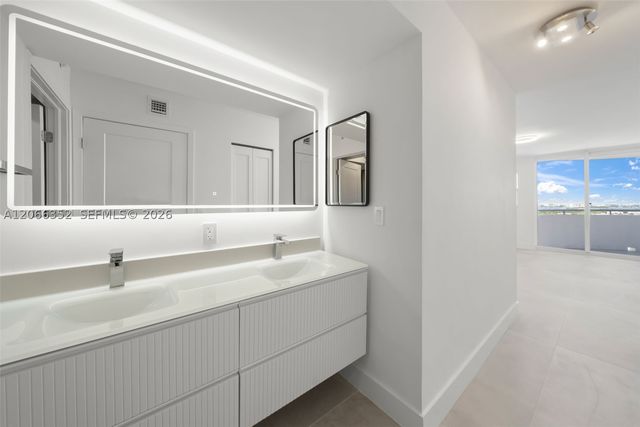 6301 Collins Ave 2307, Miami Beach, FL 33141