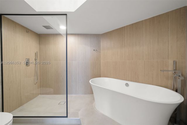 6301 Collins Ave 2307, Miami Beach, FL 33141