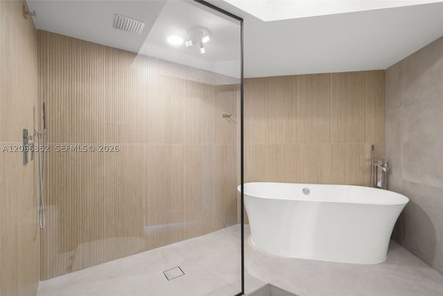 6301 Collins Ave 2307, Miami Beach, FL 33141