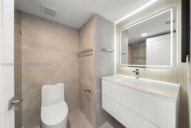 6301 Collins Ave 2307, Miami Beach, FL 33141
