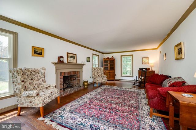 19 BIRCHWOOD RD, Wyomissing, PA 19610