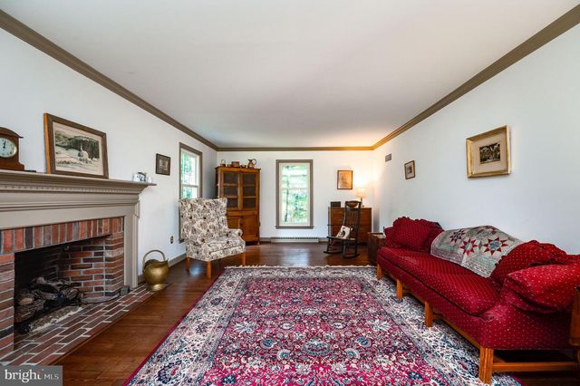 19 BIRCHWOOD RD, Wyomissing, PA 19610