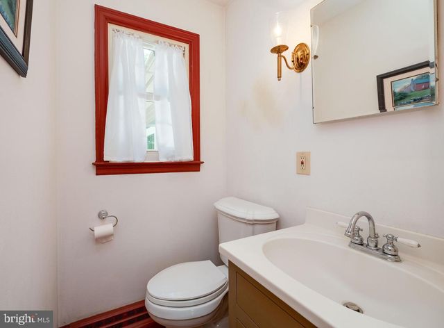 19 BIRCHWOOD RD, Wyomissing, PA 19610
