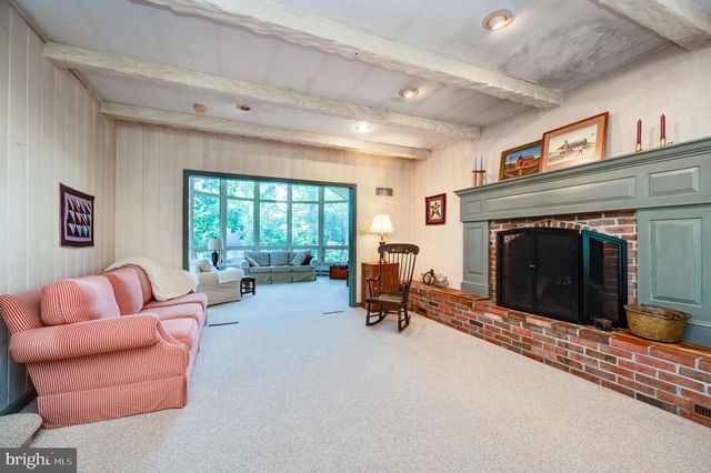 19 BIRCHWOOD RD, Wyomissing, PA 19610