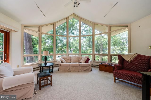 19 BIRCHWOOD RD, Wyomissing, PA 19610