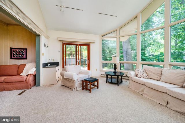 19 BIRCHWOOD RD, Wyomissing, PA 19610