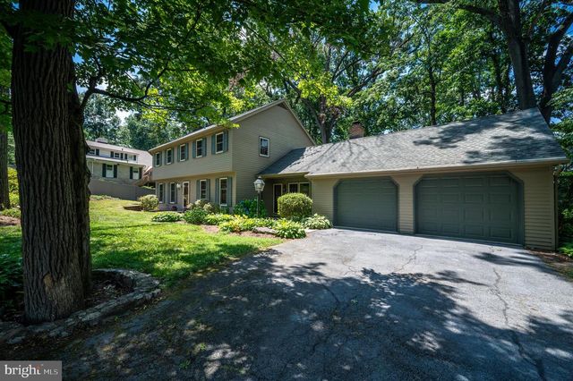 19 BIRCHWOOD RD, Wyomissing, PA 19610