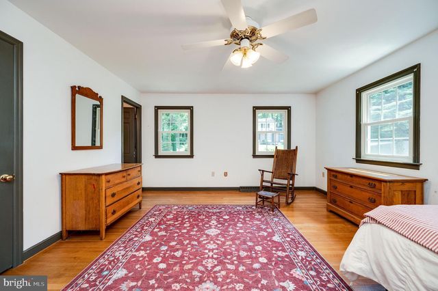 19 BIRCHWOOD RD, Wyomissing, PA 19610