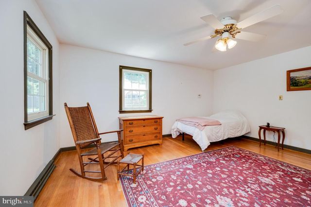 19 BIRCHWOOD RD, Wyomissing, PA 19610
