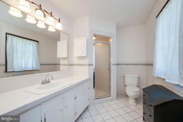 19 BIRCHWOOD RD, Wyomissing, PA 19610