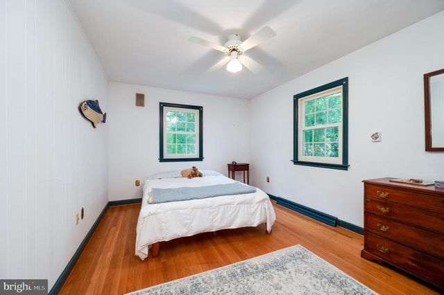 19 BIRCHWOOD RD, Wyomissing, PA 19610