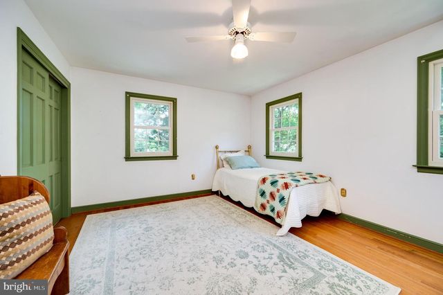 19 BIRCHWOOD RD, Wyomissing, PA 19610