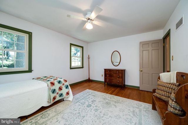 19 BIRCHWOOD RD, Wyomissing, PA 19610