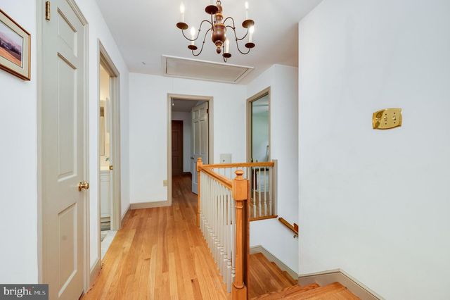 19 BIRCHWOOD RD, Wyomissing, PA 19610