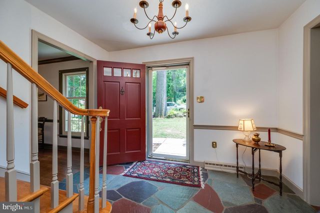 19 BIRCHWOOD RD, Wyomissing, PA 19610