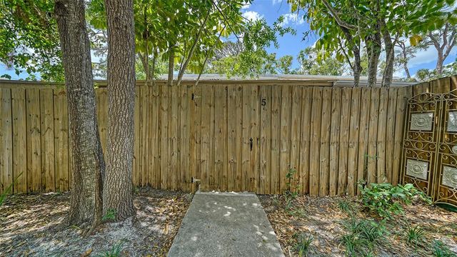 500 N JEFFERSON AVENUE B-5, Sarasota, FL 34237