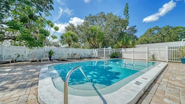 500 N JEFFERSON AVENUE B-5, Sarasota, FL 34237