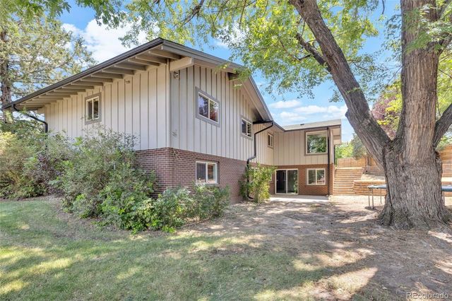 11 Meadowlark Lane, Littleton, CO 80123