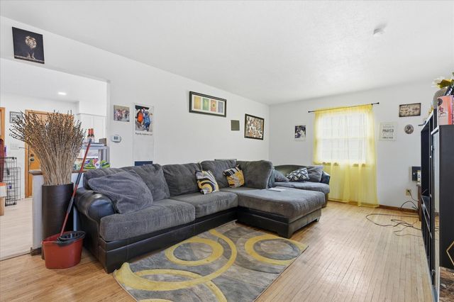 1574 Pacific Street, Saint Paul, MN 55106