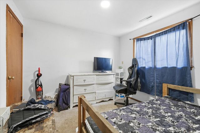 1574 Pacific Street, Saint Paul, MN 55106