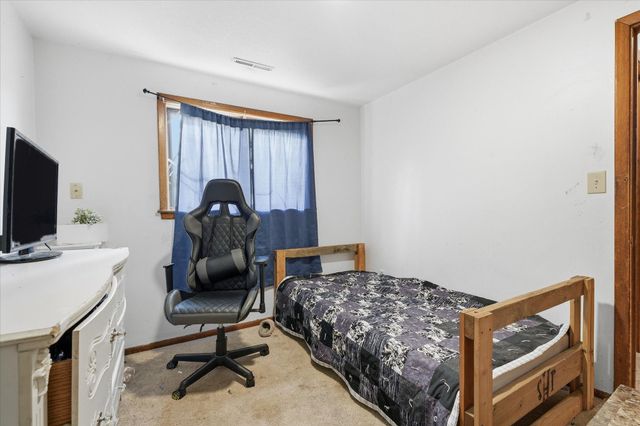 1574 Pacific Street, Saint Paul, MN 55106