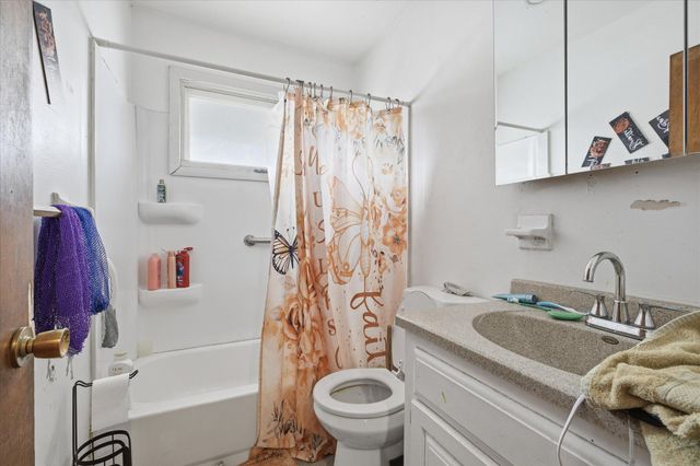 1574 Pacific Street, Saint Paul, MN 55106