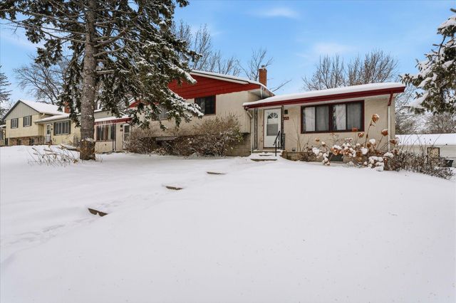 1574 Pacific Street, Saint Paul, MN 55106