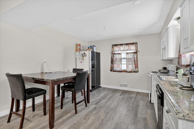 1574 Pacific Street, Saint Paul, MN 55106