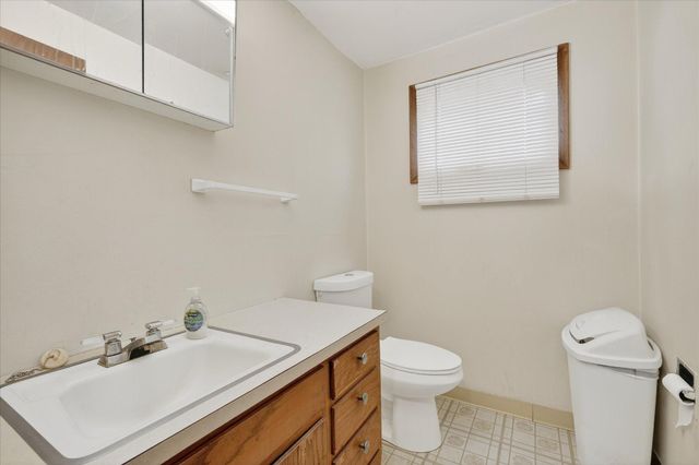 1574 Pacific Street, Saint Paul, MN 55106