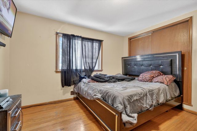 1574 Pacific Street, Saint Paul, MN 55106