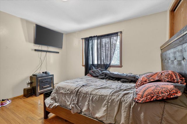 1574 Pacific Street, Saint Paul, MN 55106