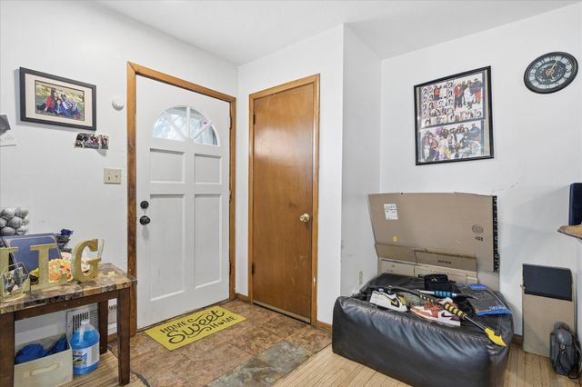 1574 Pacific Street, Saint Paul, MN 55106