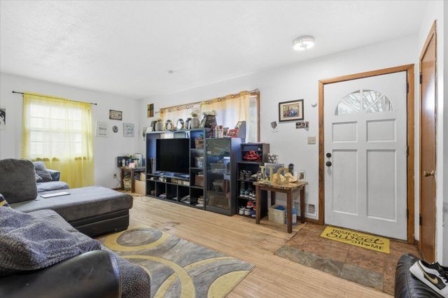 1574 Pacific Street, Saint Paul, MN 55106