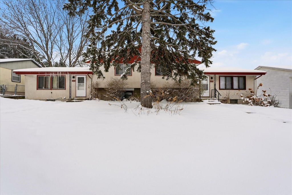 1574 Pacific Street, Saint Paul, MN 55106