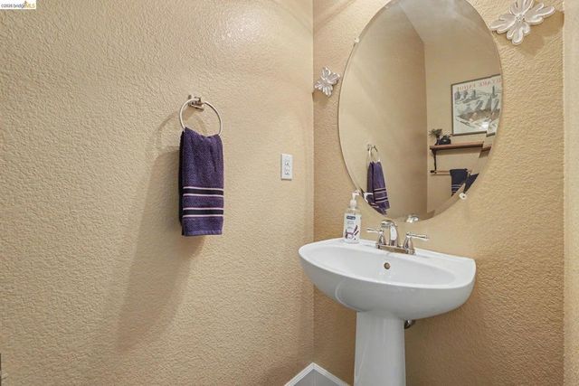 312 Jefferson Dr, Brentwood, CA 94513