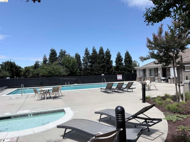 312 Jefferson Dr, Brentwood, CA 94513