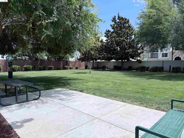 312 Jefferson Dr, Brentwood, CA 94513