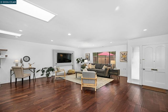 2308 Pine Knoll Dr 2, Walnut Creek, CA 94595