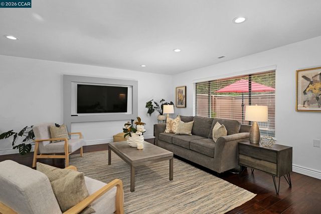 2308 Pine Knoll Dr 2, Walnut Creek, CA 94595