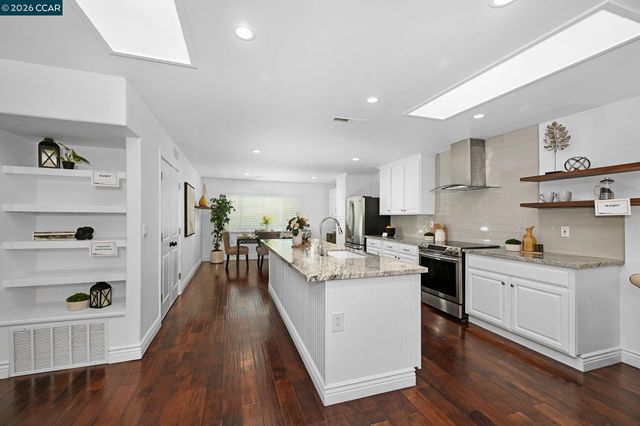 2308 Pine Knoll Dr 2, Walnut Creek, CA 94595