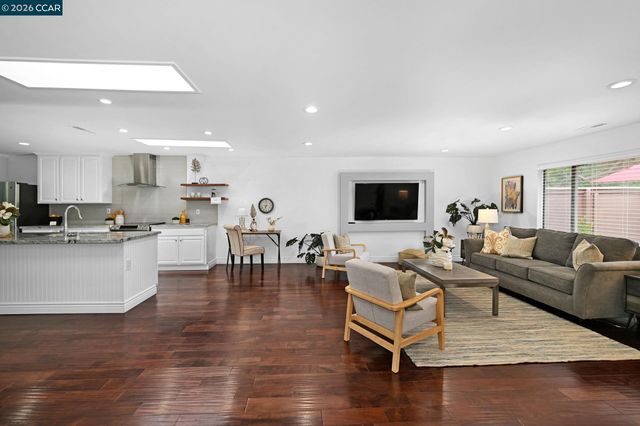 2308 Pine Knoll Dr 2, Walnut Creek, CA 94595