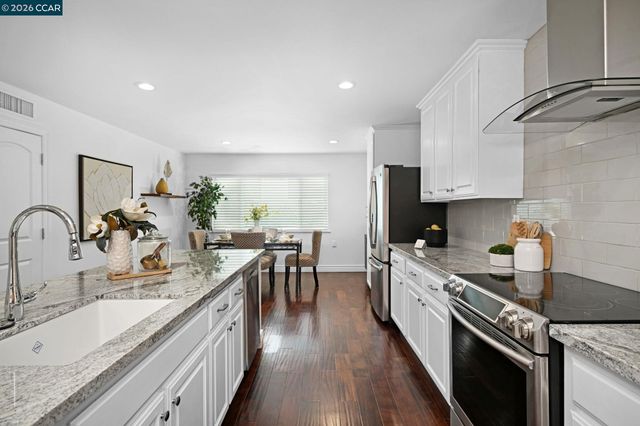 2308 Pine Knoll Dr 2, Walnut Creek, CA 94595