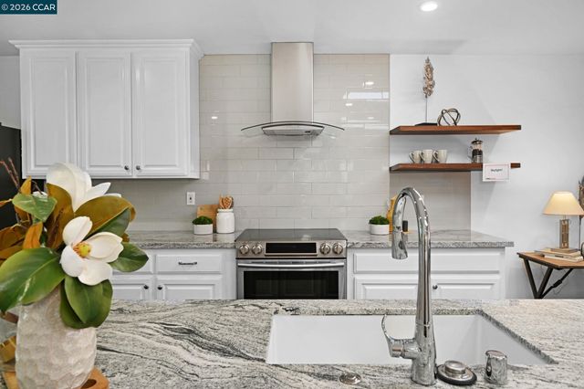 2308 Pine Knoll Dr 2, Walnut Creek, CA 94595