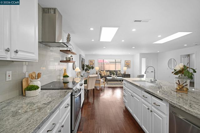 2308 Pine Knoll Dr 2, Walnut Creek, CA 94595