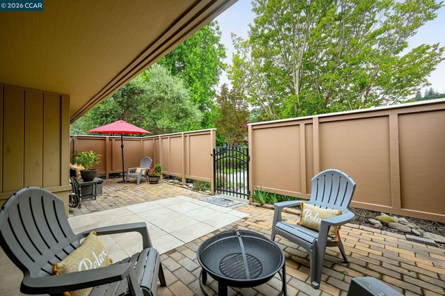 2308 Pine Knoll Dr 2, Walnut Creek, CA 94595