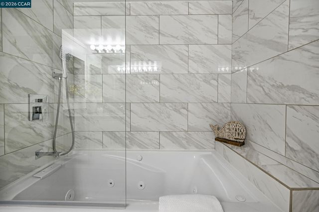 2308 Pine Knoll Dr 2, Walnut Creek, CA 94595
